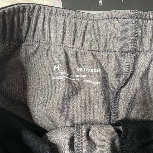Under Armour | Womens Heather Grey Shorts - Picture 6 of 6